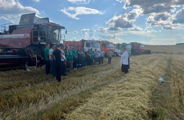 На Астравеччыне хлебаробаў благаславілі на збор жніва