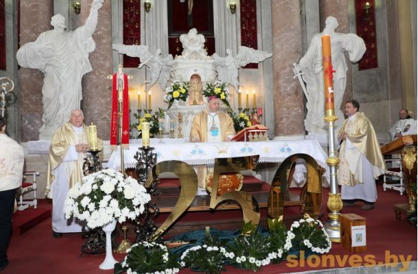 У Слоніме адзначылі з удзелам біскупа Гродзенскага 250-годдзе касцёла