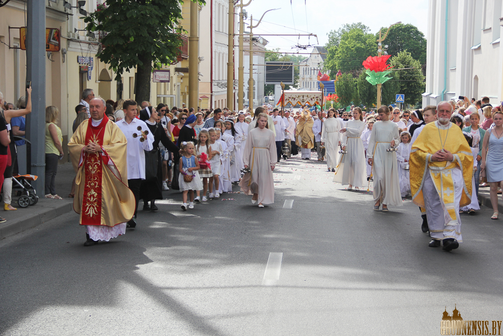 bozaje cela krou 18
