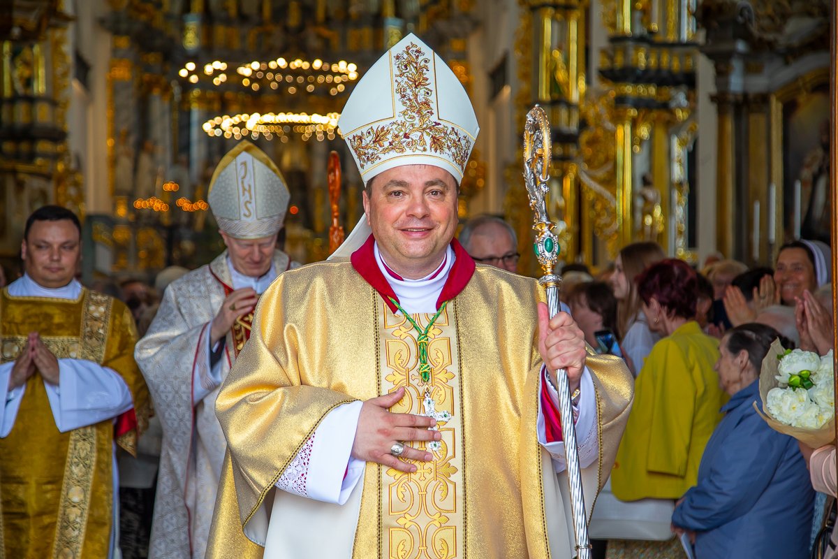 sacra 68 cbs