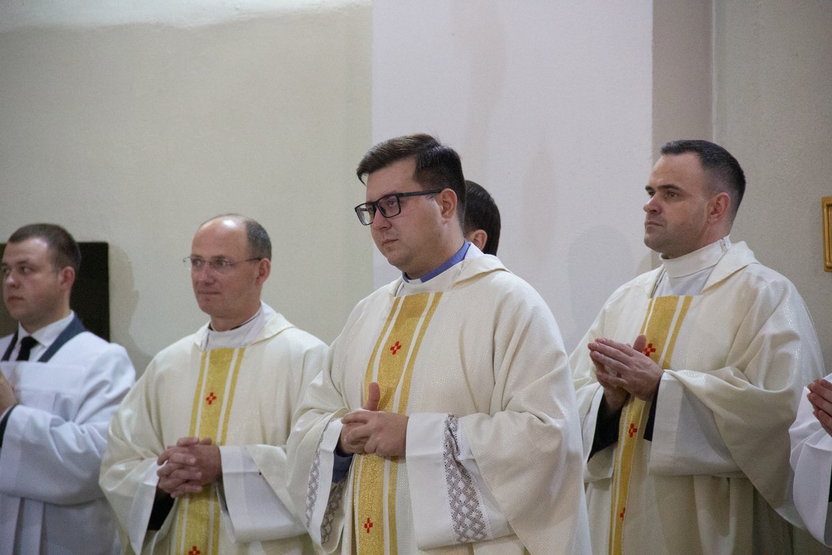 sustrecza_moladzi_13