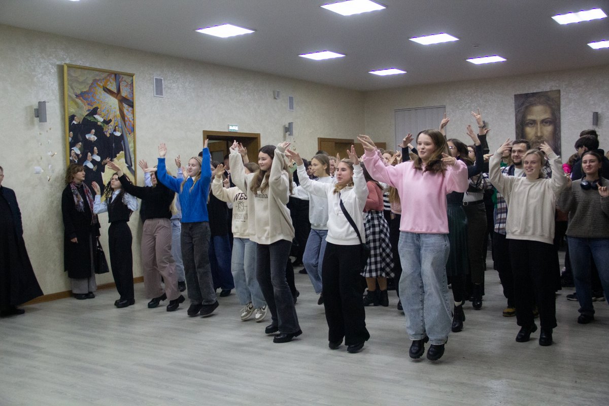 sustrecza_moladzi_26