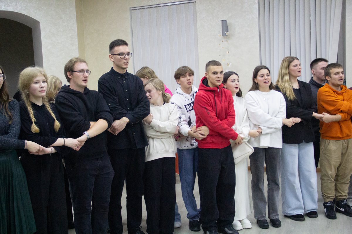 sustrecza_moladzi_30