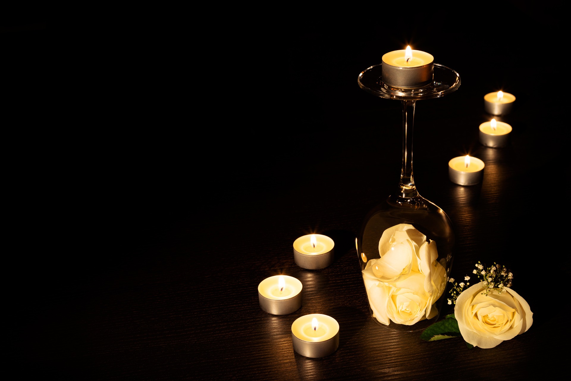 candles 1359478 1920