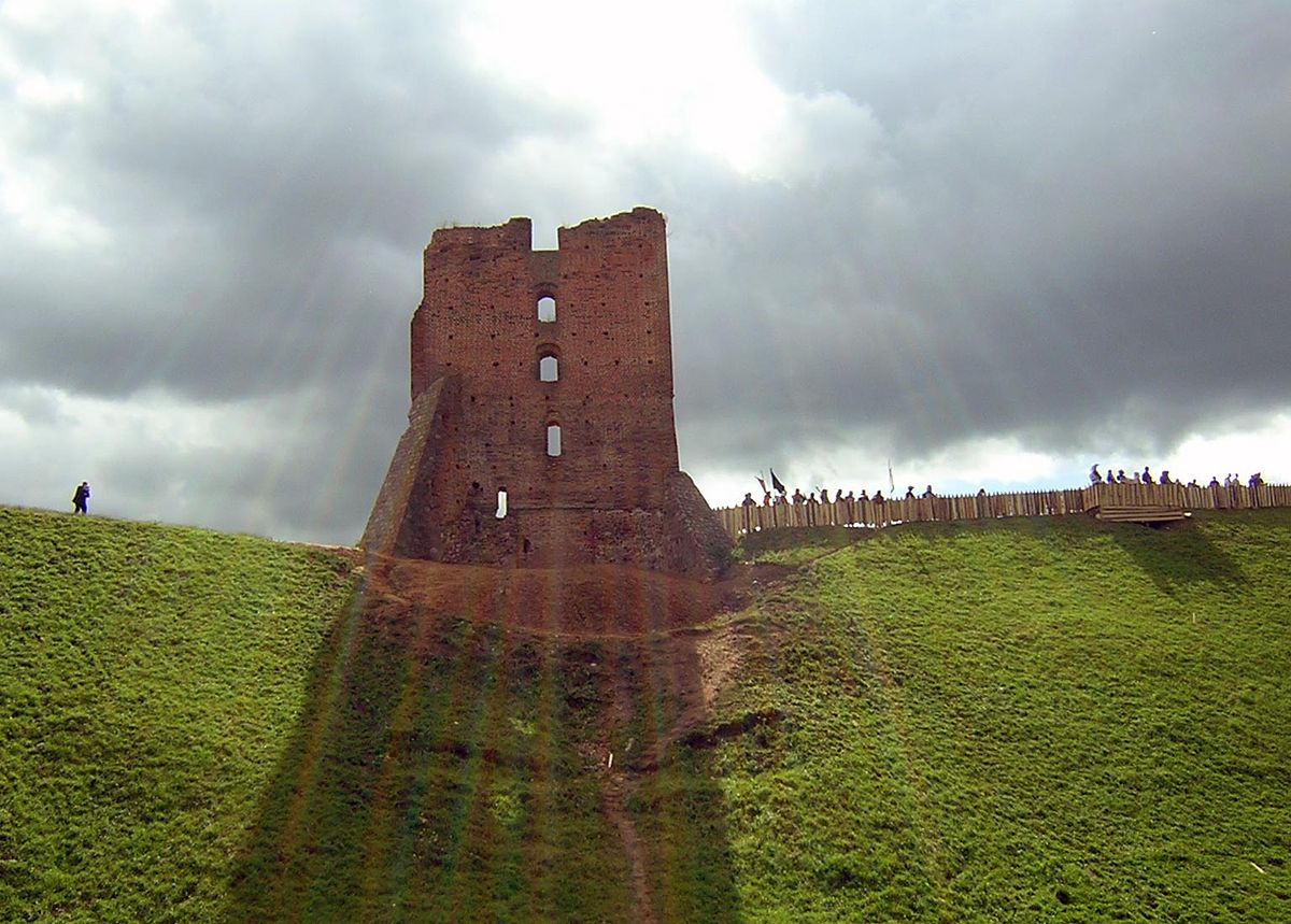 1200px Novogrudok ruin