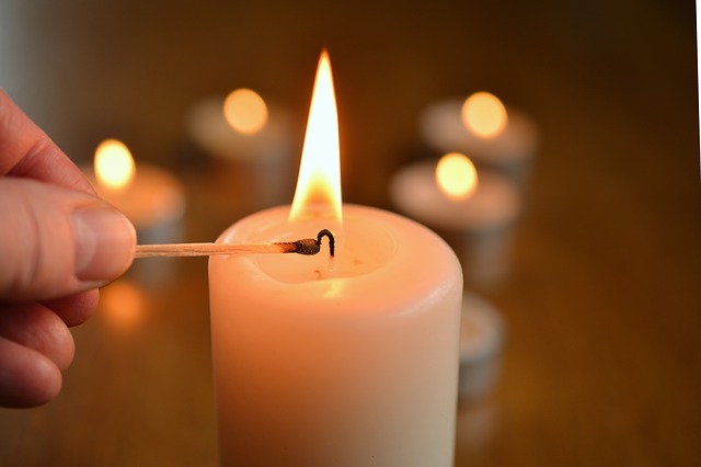 candle 1750640 640