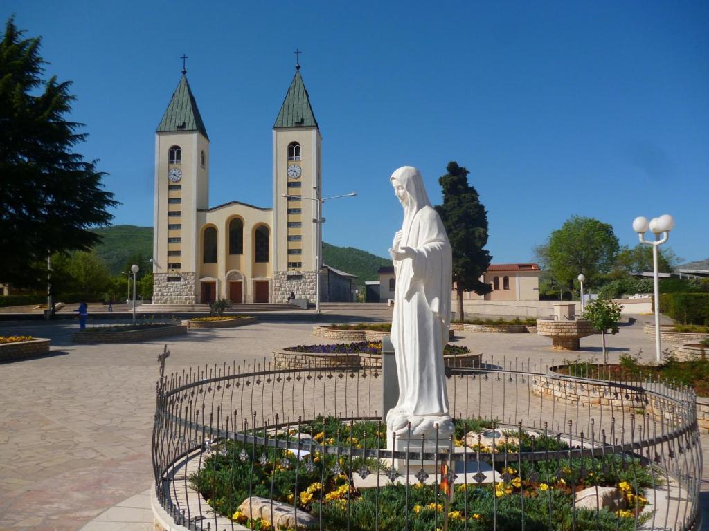 89358 08 i f p Medugorje 01 1024x768