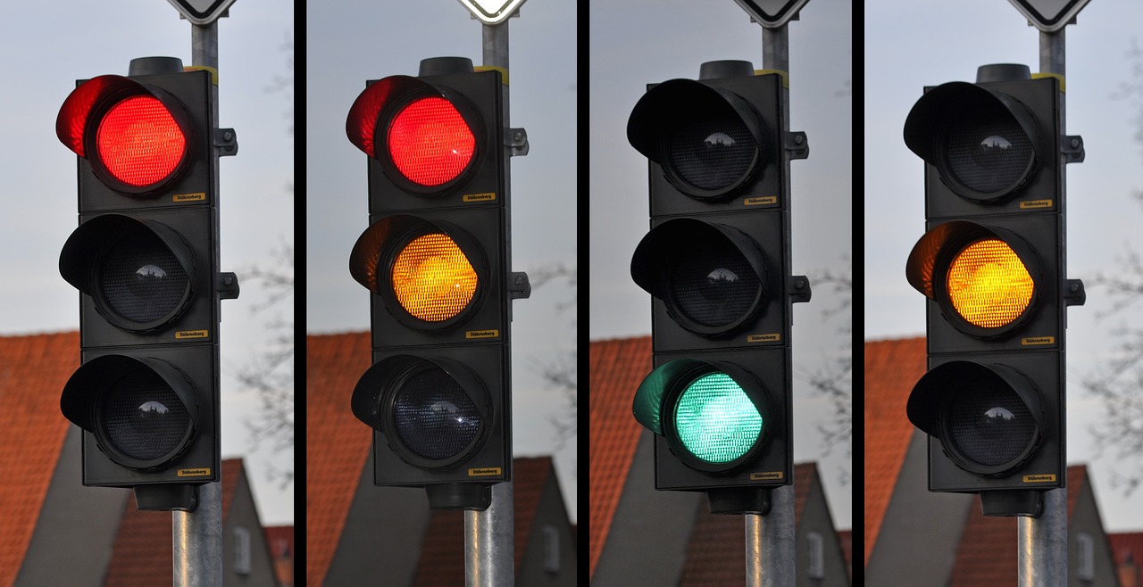 traffic light 876047 1280