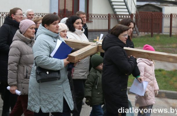 Крыжовы шлях па вуліцах горада адбыўся ў Дзятлаве