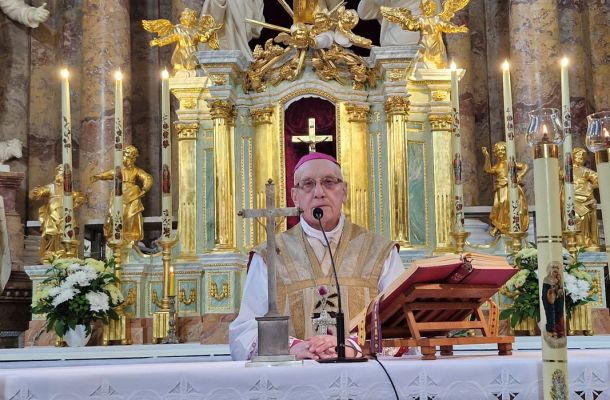 У гродзенскай парафіі Адшукання Святога Крыжа адзначылі з удзелам арцыбіскупа Кандрусевіча адпустовую ўрачыстасць