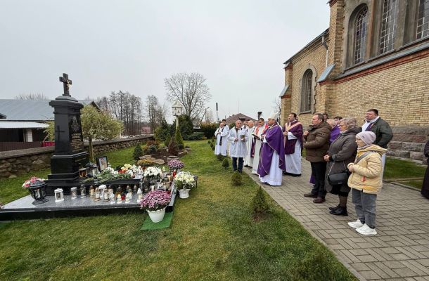 У Астраўцы памаліліся за кс. Андрэя Горбача ў першую гадавіну смерці