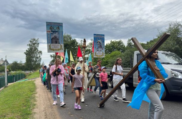 “Пілігрымы надзеі”: адбылася пешая пілігрымка Гродна – Рось