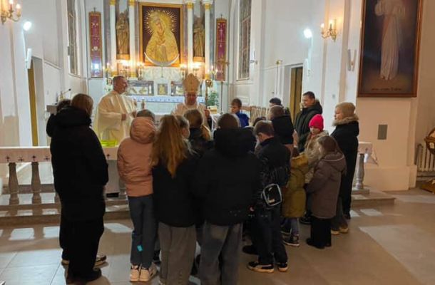 Дзень святога Мікалая адзначылі з удзелам біскупа Аляксандра Кашкевіча ў Сапоцкіне
