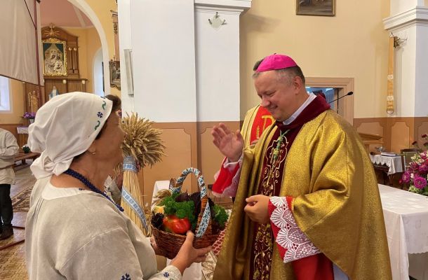 У Ваверцы адзначылі з удзелам біскупа Андрэя Зноскі свята ўраджаю