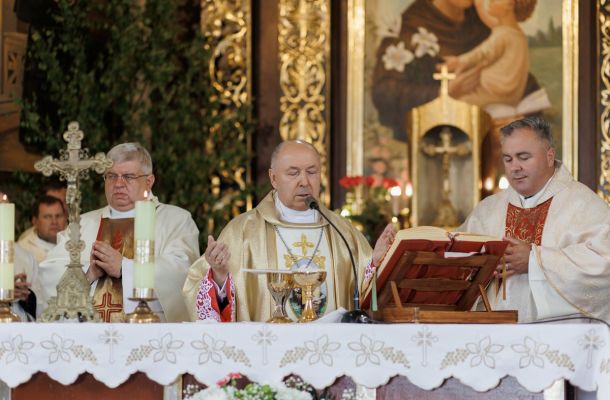 У Малой Бераставіцы ў адпустовую ўрачыстасць адзначылі юбілей святарства пробашча