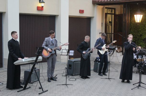 Студэнты гродзенскай семінарыі ўдзельнічалі ў пілігрымцы ў Лагішын