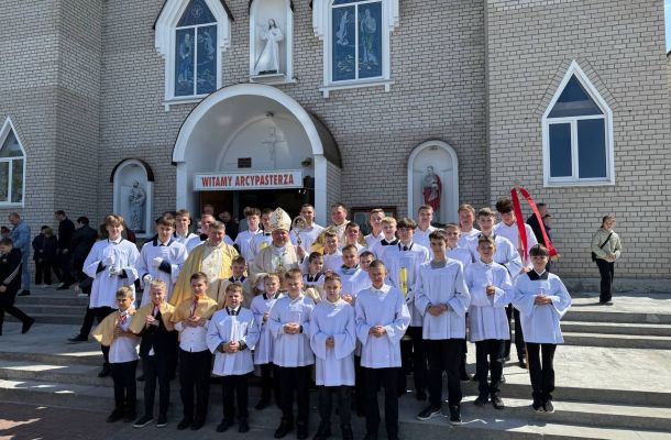 У Воранаве адзначылі з удзелам біскупа Гродзенскага ўрачыстасць Божай Міласэрнасці