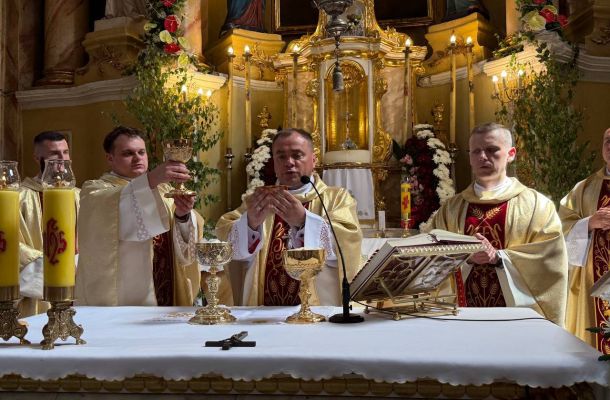 Юбілей біскупа Уладзіміра Гуляя адзначылі ў лідскай Фары