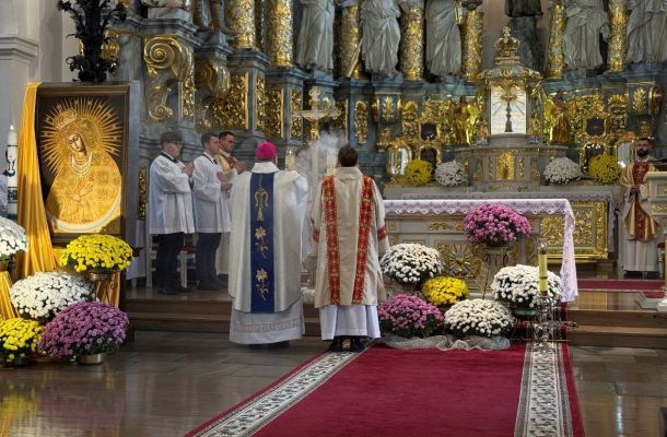 Біскуп Гродзенскі ва ўрачыстасць галоўнай Апякункі дыяцэзіі: “Духоўны код нашай нацыі – ідзі да Маці, бо Яна вядзе да Бога”